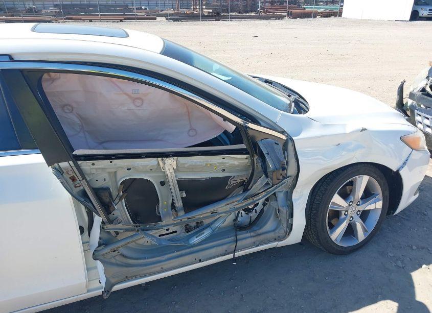 Photo 12 of 2014 Acura Ilx 2.0L (VIN 19VDE1F35EE012808)