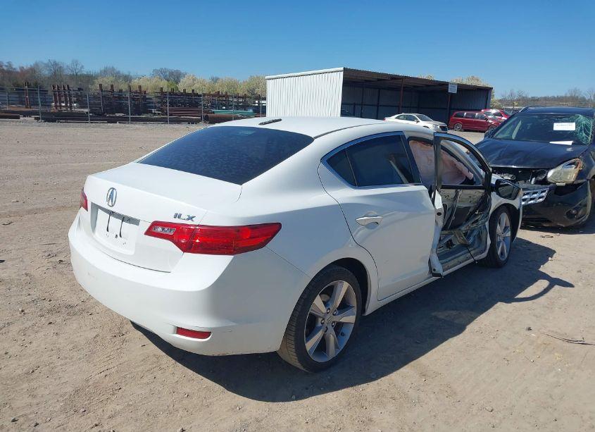Photo 4 of 2014 Acura Ilx 2.0L (VIN 19VDE1F35EE012808)