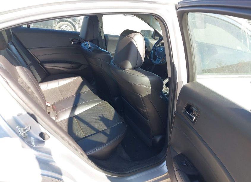 Photo 8 of 2014 Acura Ilx 2.0L (VIN 19VDE1F35EE012954)