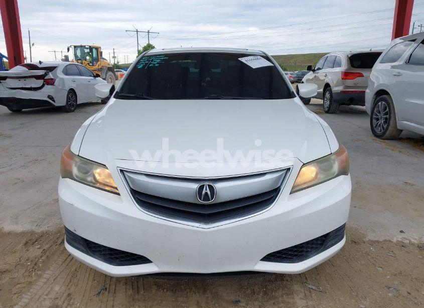 Photo 13 of 2014 Acura Ilx 2.0L (VIN 19VDE1F35EE013862)