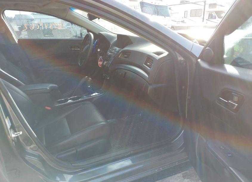 Photo 5 of 2014 Acura Ilx 2.0L (VIN 19VDE1F38EE002550)