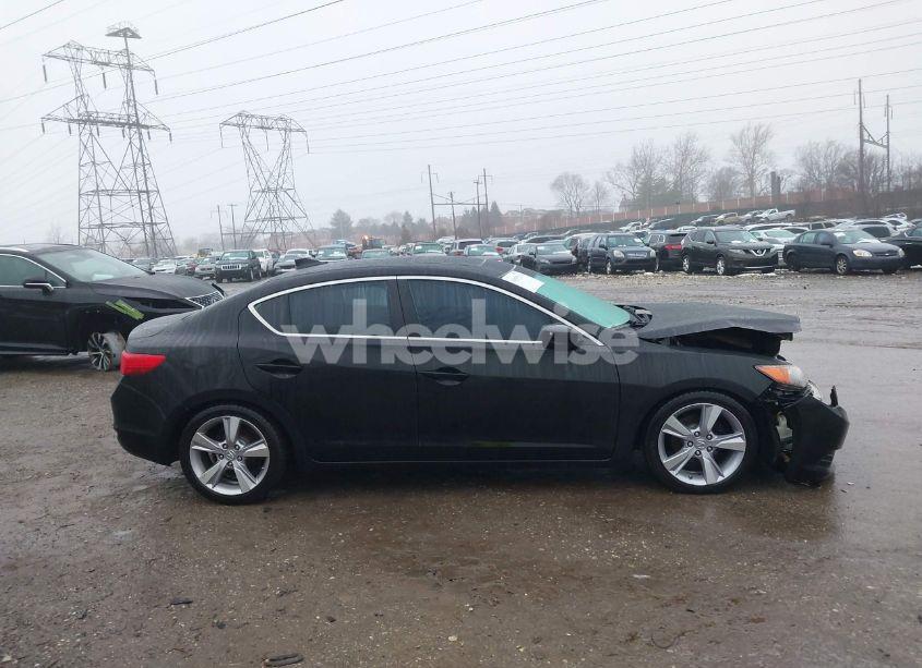 Photo 13 of 2013 Acura Ilx 2.0L (VIN 19VDE1F55DE013702)