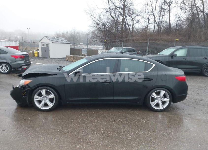 Photo 14 of 2013 Acura Ilx 2.0L (VIN 19VDE1F55DE013702)