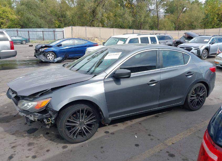 Photo 13 of 2013 Acura Ilx 2.0L (VIN 19VDE1F56DE019590)
