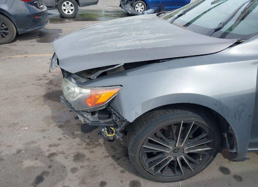 Photo 6 of 2013 Acura Ilx 2.0L (VIN 19VDE1F56DE019590)