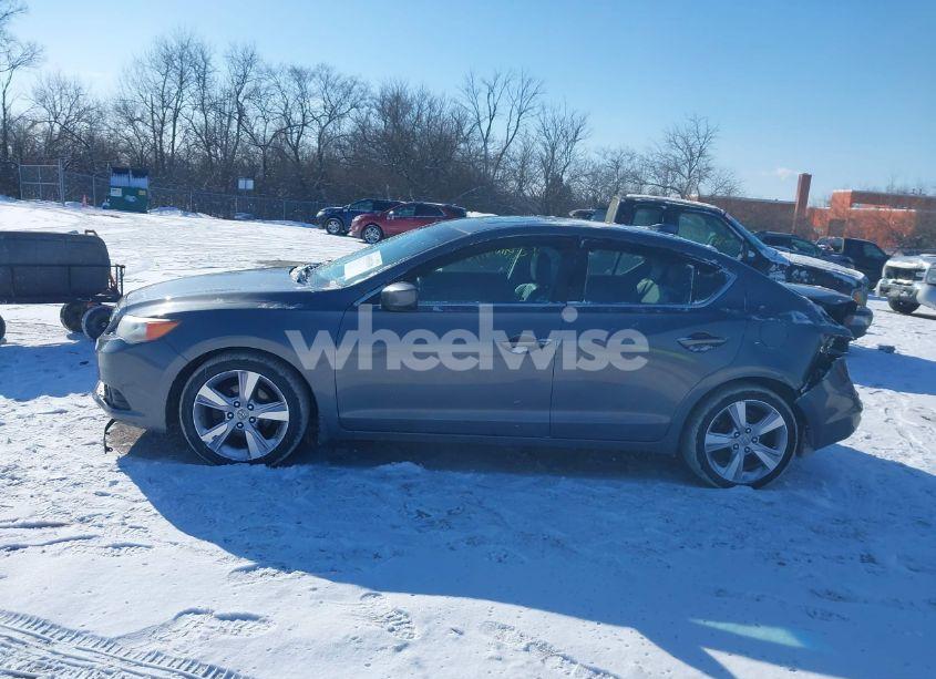 Photo 14 of 2014 Acura Ilx 2.0L (VIN 19VDE1F56EE006775)