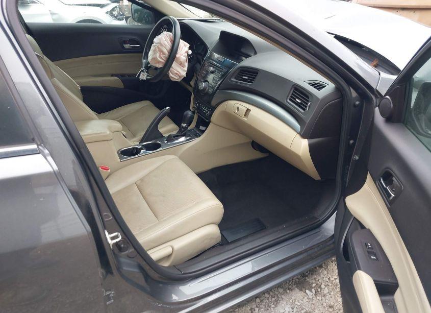 Photo 5 of 2014 Acura Ilx 2.0L (VIN 19VDE1F59EE009301)
