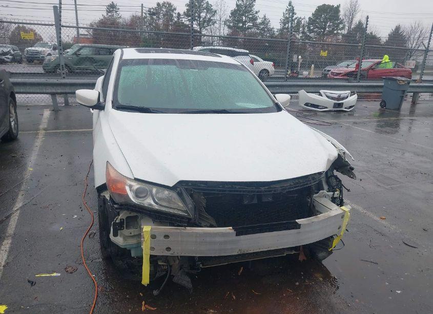 Photo 13 of 2013 Acura Ilx 2.0L (VIN 19VDE1F72DE009804)