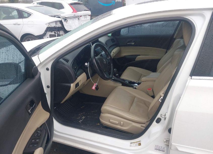 Photo 5 of 2013 Acura Ilx 2.0L (VIN 19VDE1F72DE009804)