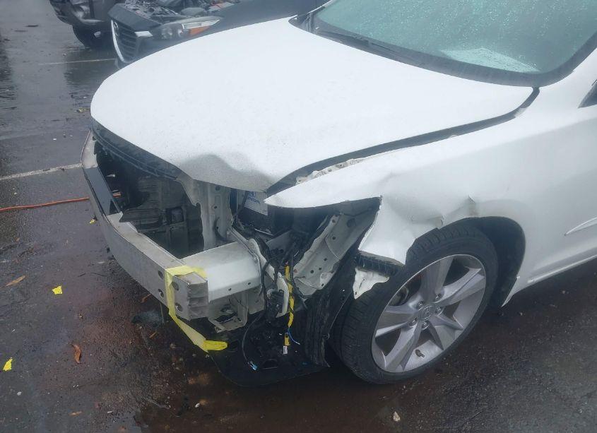 Photo 6 of 2013 Acura Ilx 2.0L (VIN 19VDE1F72DE009804)