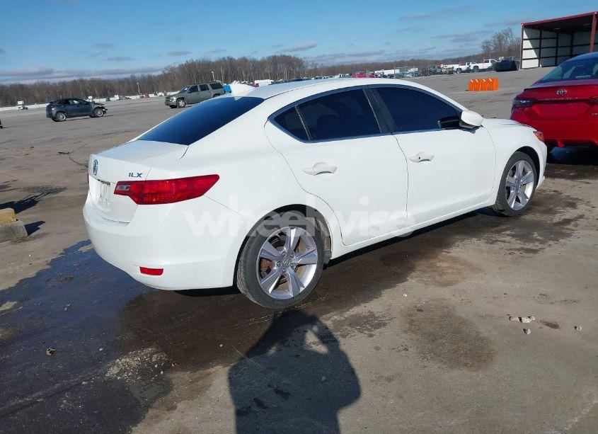 Photo 4 of 2014 Acura Ilx 2.0L (VIN 19VDE1F75EE004632)