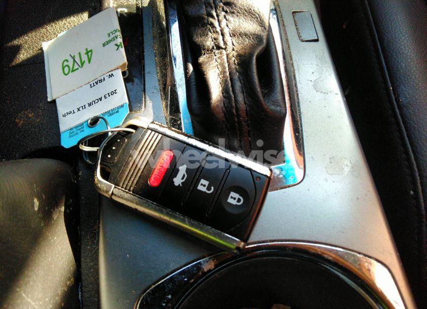 Photo 11 of 2013 Acura Ilx 2.0L (VIN 19VDE1F76DE009966)