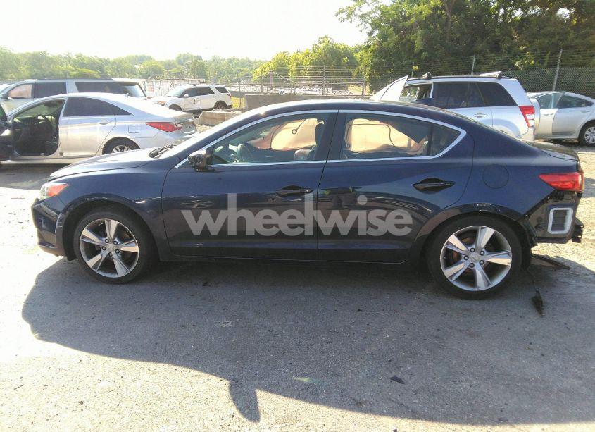 Photo 14 of 2013 Acura Ilx 2.0L (VIN 19VDE1F76DE009966)