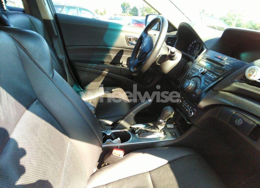 Photo 5 of 2013 Acura Ilx 2.0L (VIN 19VDE1F76DE009966)