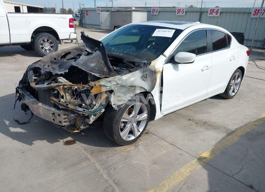 Photo 2 of 2014 Acura Ilx 2.0L (VIN 19VDE1F77EE008827)