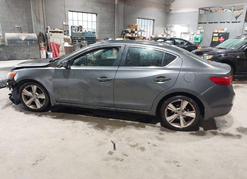Photo 15 of 2014 Acura Ilx 2.0L (VIN 19VDE1F79EE000079)