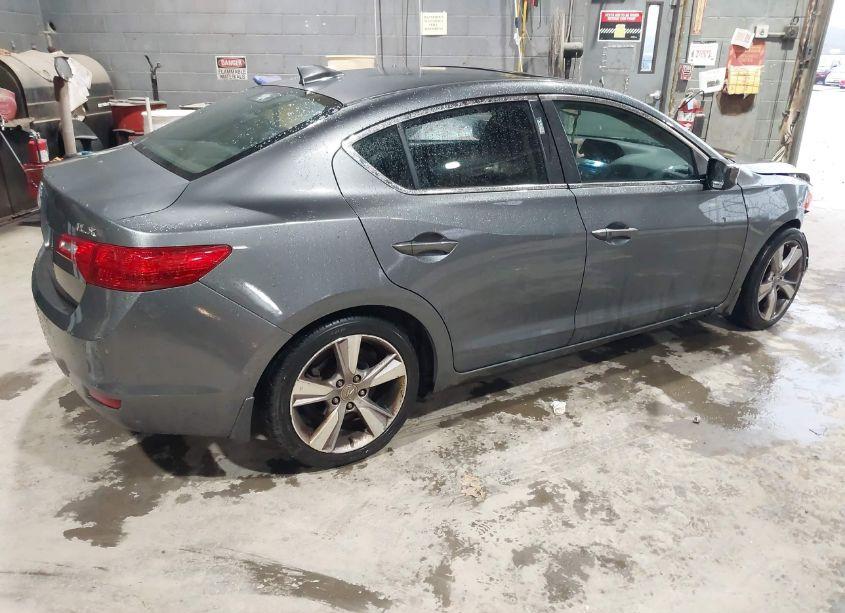 Photo 4 of 2014 Acura Ilx 2.0L (VIN 19VDE1F79EE000079)