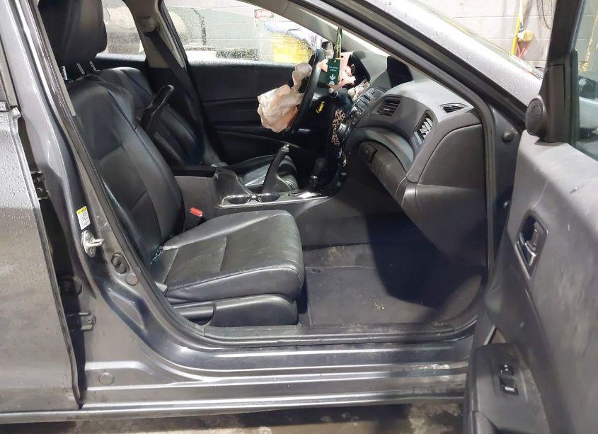 Photo 5 of 2014 Acura Ilx 2.0L (VIN 19VDE1F79EE000079)