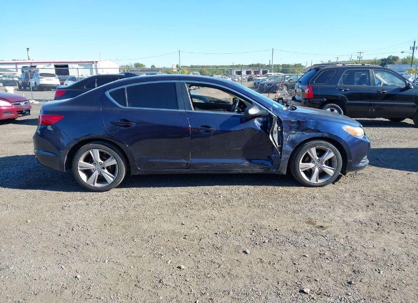 Photo 13 of 2014 Acura Ilx 2.0L (VIN 19VDE1F7XEE006019)