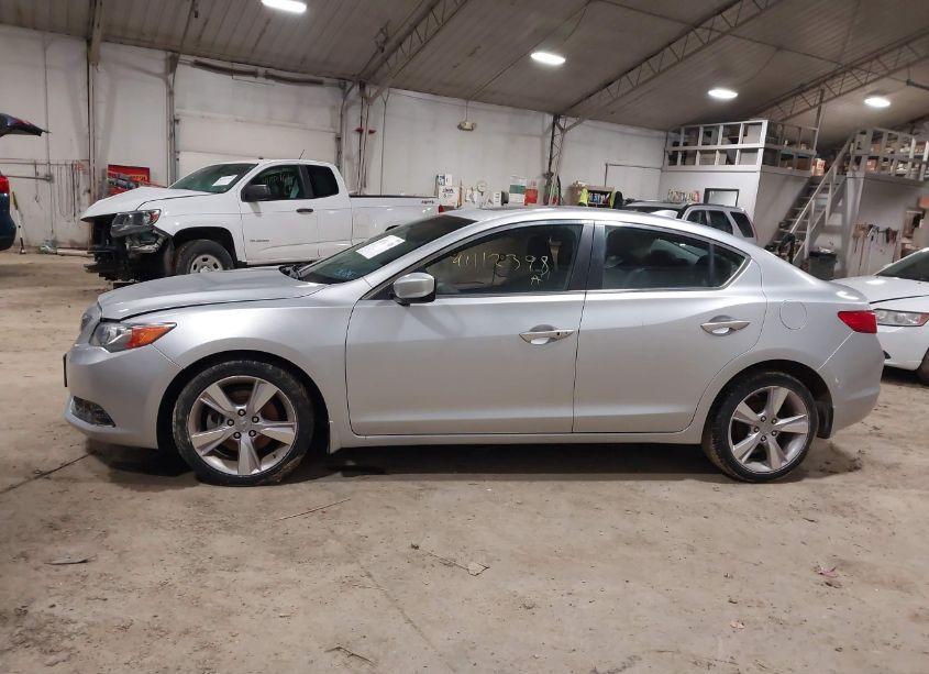 Photo 13 of 2014 Acura Ilx 2.4L (VIN 19VDE2E56EE000448)