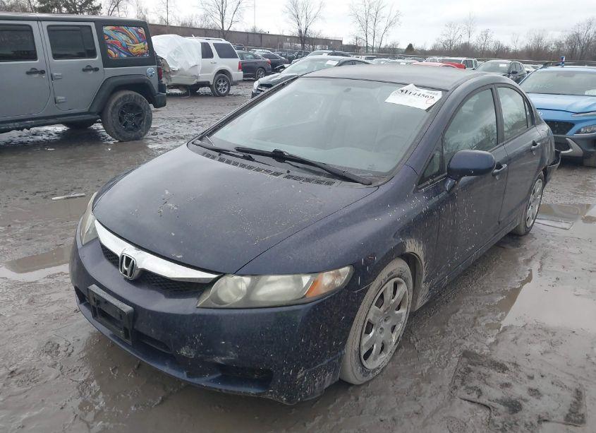 Photo 2 of 2009 Honda Civic LX (VIN 19XFA15519E003110)
