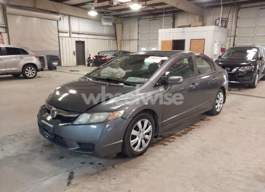 Photo 2 of 2009 Honda Civic LX (VIN 19XFA15519E010641)