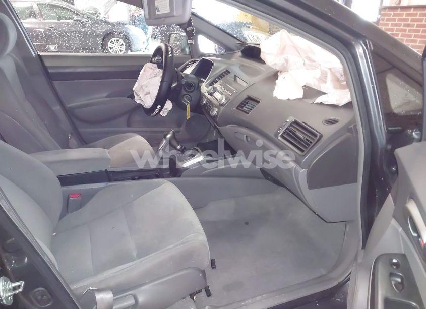 Photo 5 of 2009 Honda Civic LX (VIN 19XFA15519E010641)