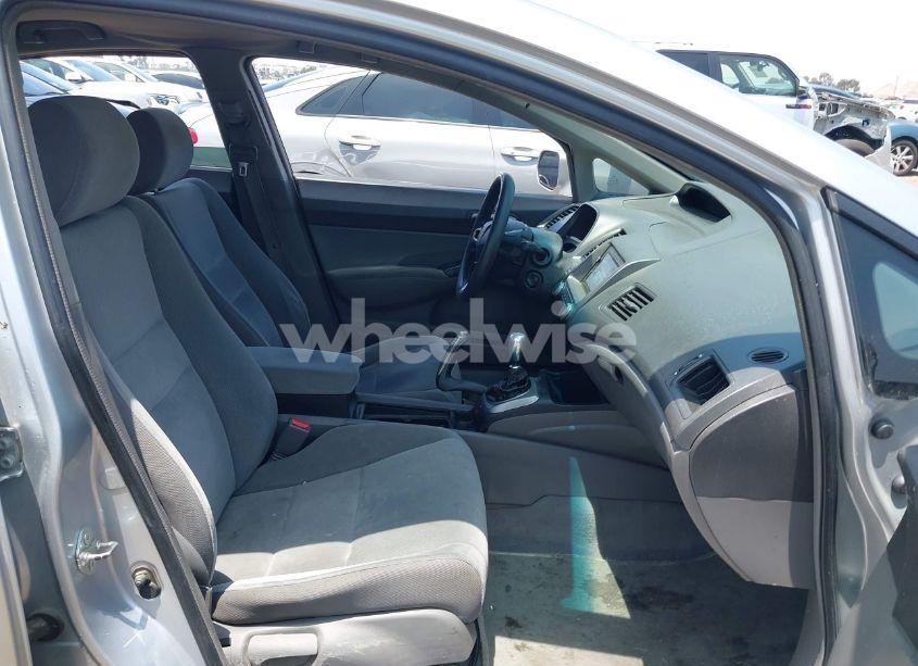 Photo 5 of 2009 Honda Civic LX (VIN 19XFA155X9E005857)