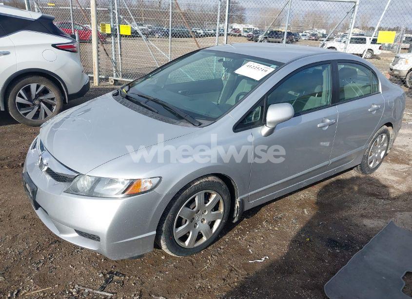 Photo 2 of 2009 Honda Civic LX (VIN 19XFA16509E033701)