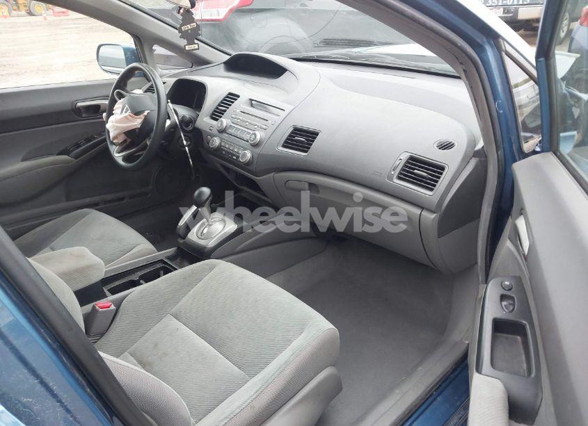 Photo 5 of 2009 Honda Civic LX (VIN 19XFA16509E039417)