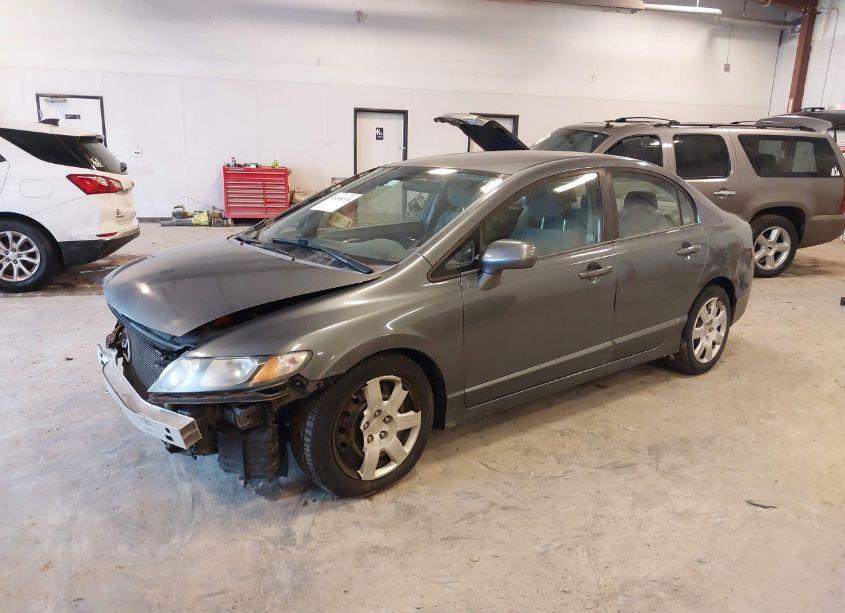 Photo 2 of 2009 Honda Civic LX (VIN 19XFA16509E040289)