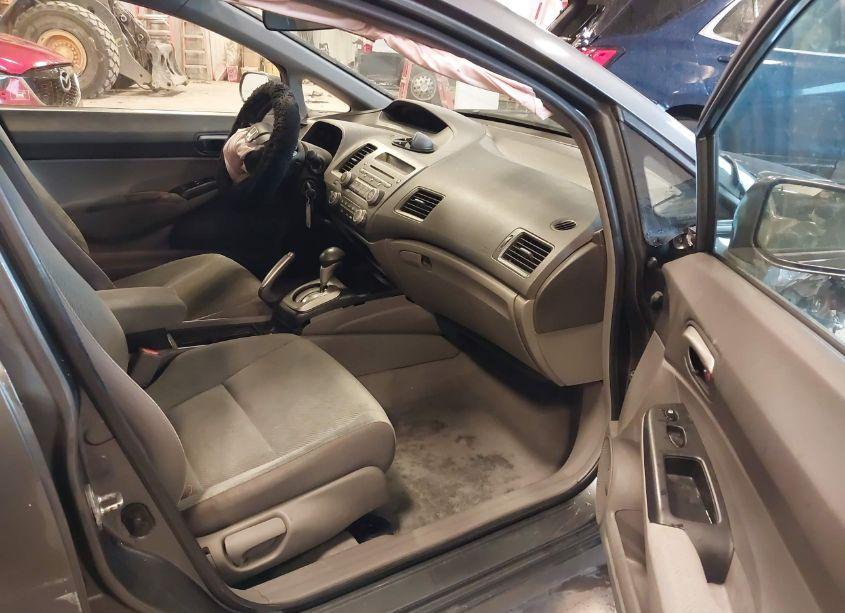 Photo 5 of 2009 Honda Civic LX (VIN 19XFA16509E040289)