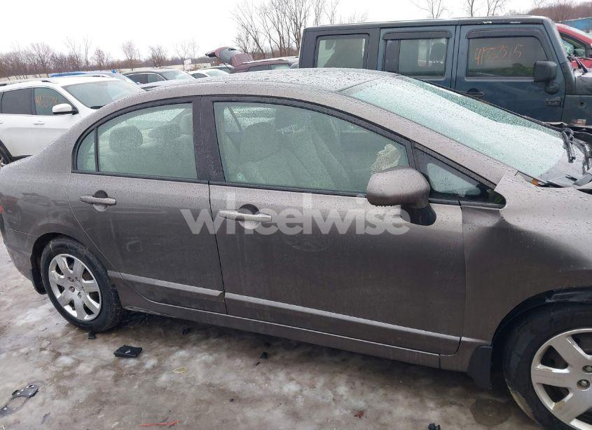 Photo 13 of 2009 Honda Civic LX (VIN 19XFA16519E002697)