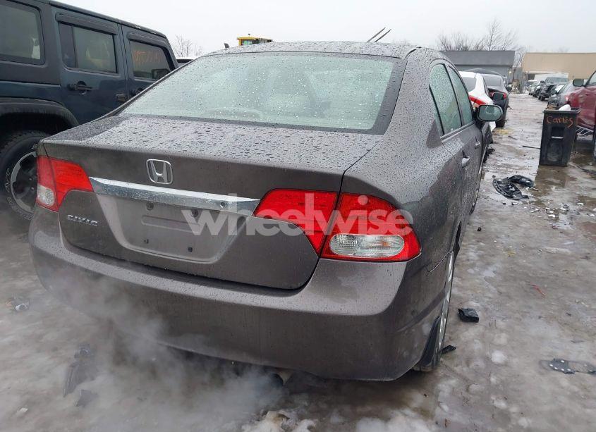 Photo 4 of 2009 Honda Civic LX (VIN 19XFA16519E002697)