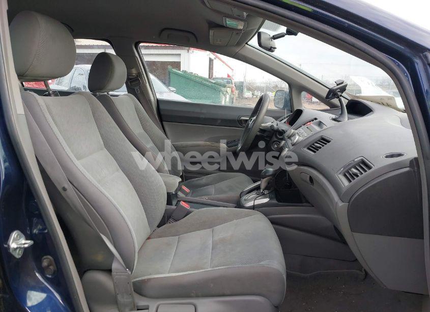Photo 5 of 2009 Honda Civic LX (VIN 19XFA16529E043405)