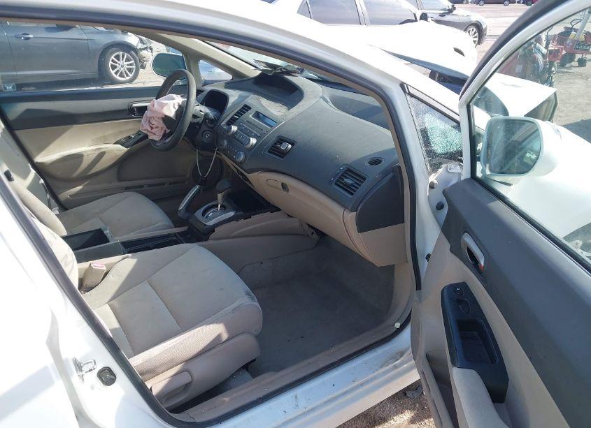 Photo 5 of 2009 Honda Civic LX (VIN 19XFA16539E033000)