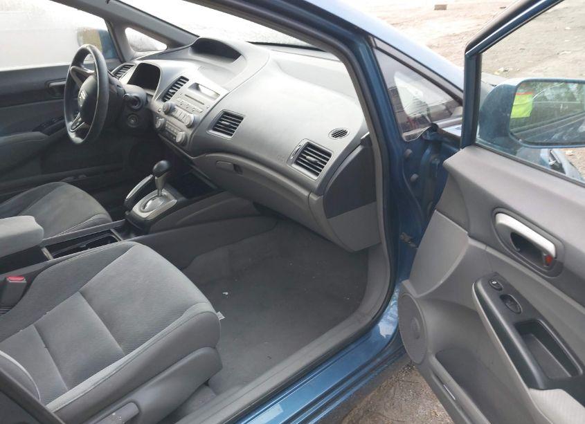 Photo 5 of 2009 Honda Civic LX (VIN 19XFA16539E036995)