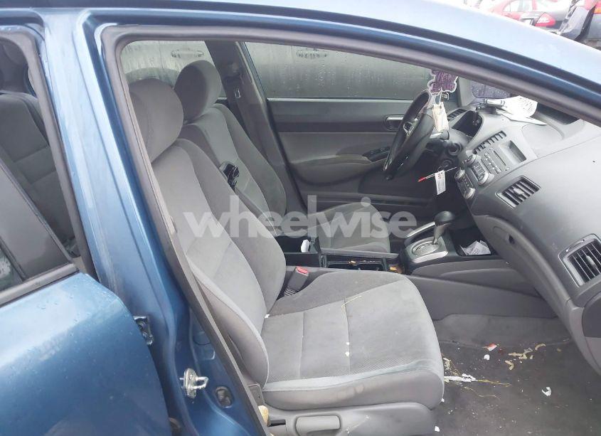 Photo 5 of 2009 Honda Civic LX (VIN 19XFA16539E039380)