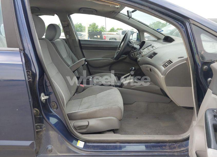 Photo 5 of 2009 Honda Civic LX (VIN 19XFA16539E046930)