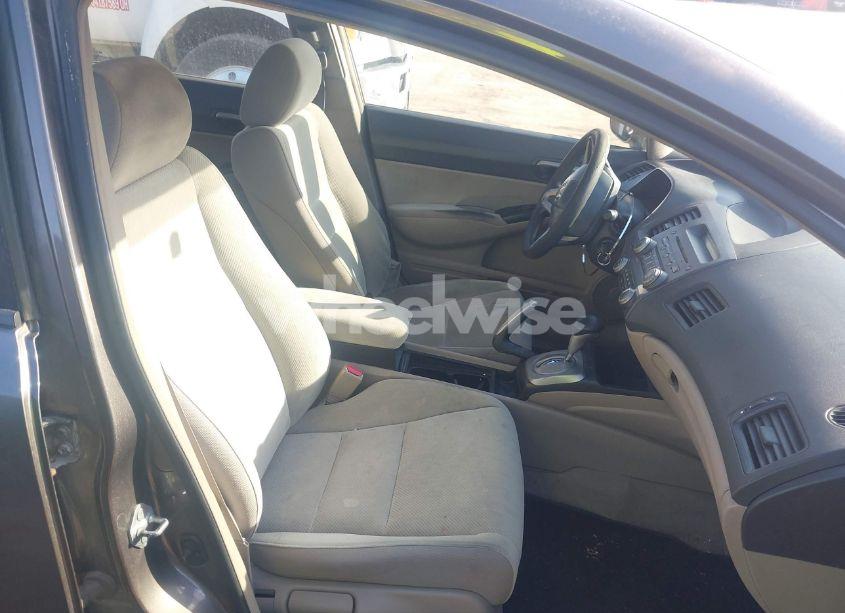 Photo 5 of 2009 Honda Civic LX (VIN 19XFA16549E018523)