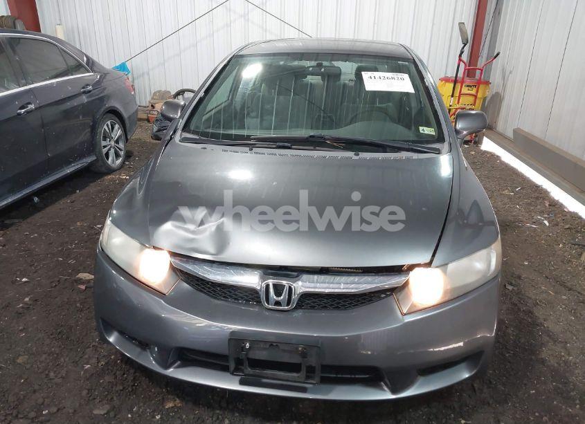 Photo 6 of 2009 Honda Civic LX (VIN 19XFA16549E029554)