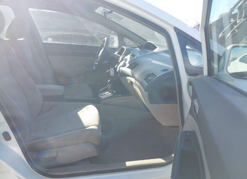 Photo 5 of 2009 Honda Civic LX (VIN 19XFA16549E045883)