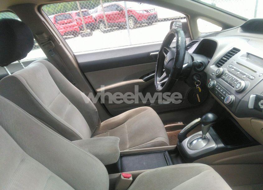 Photo 5 of 2009 Honda Civic LX (VIN 19XFA16559E022743)