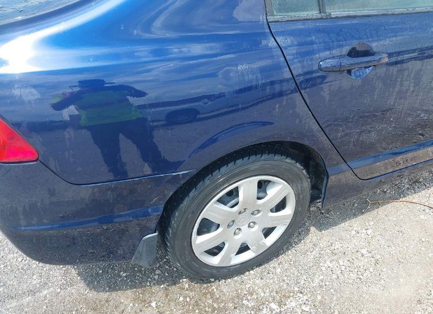 Photo 12 of 2009 Honda Civic LX (VIN 19XFA16559E032253)