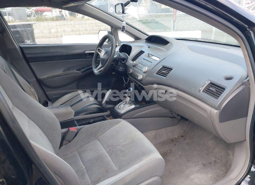 Photo 5 of 2009 Honda Civic LX (VIN 19XFA16559E050364)