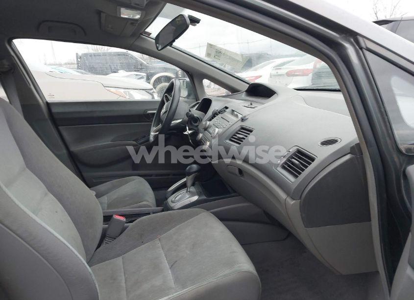 Photo 5 of 2009 Honda Civic LX (VIN 19XFA16559E050946)