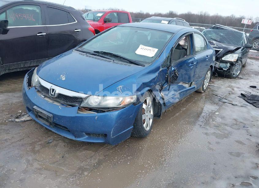 Photo 2 of 2009 Honda Civic LX (VIN 19XFA16569E009662)
