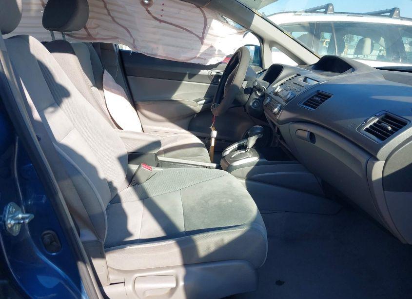 Photo 5 of 2009 Honda Civic LX (VIN 19XFA16569E019124)