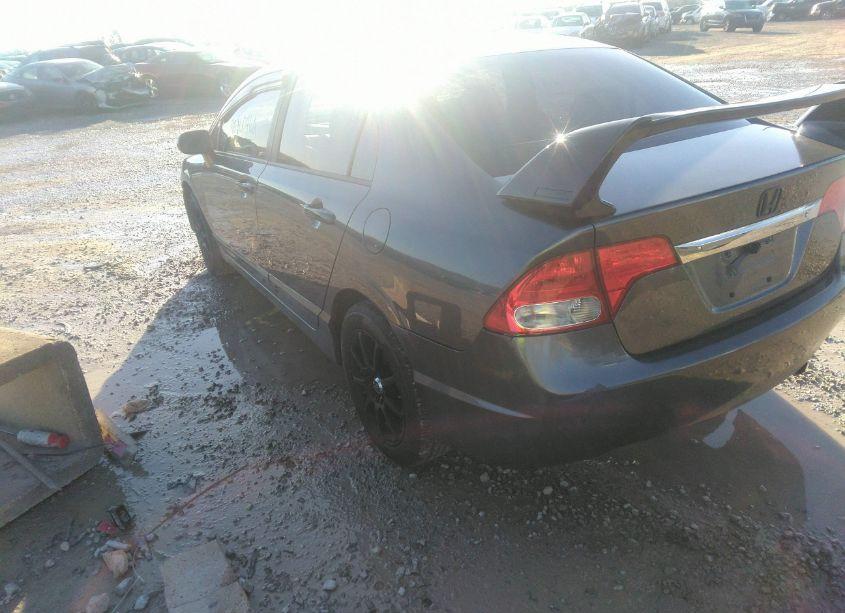 Photo 3 of 2009 Honda Civic LX (VIN 19XFA16569E028583)