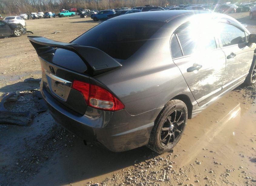 Photo 4 of 2009 Honda Civic LX (VIN 19XFA16569E028583)